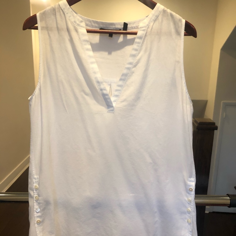 Theory white v-neck shirt with button detail